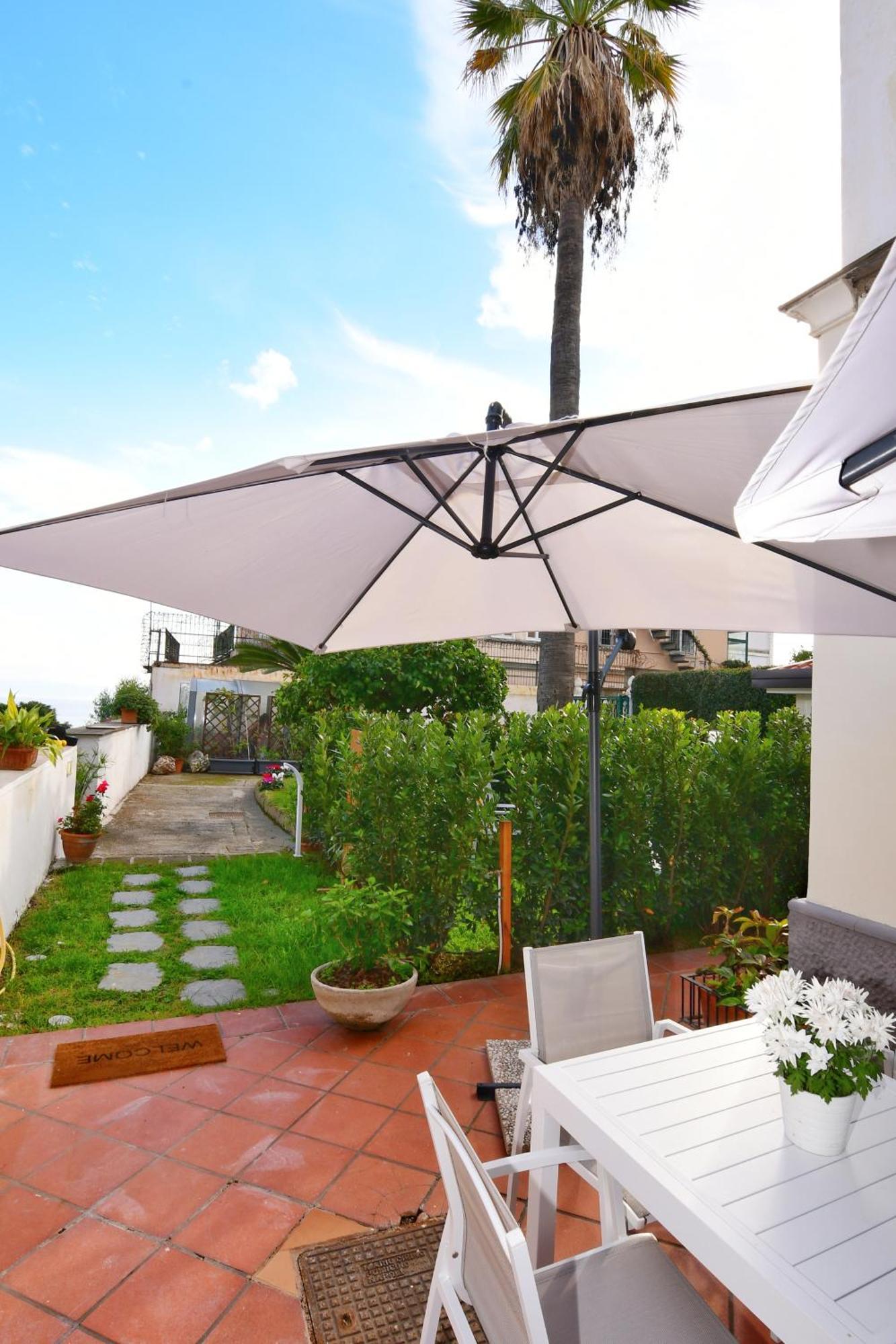 Apartment Casa Giulia Vesuvio Posillipo Naples